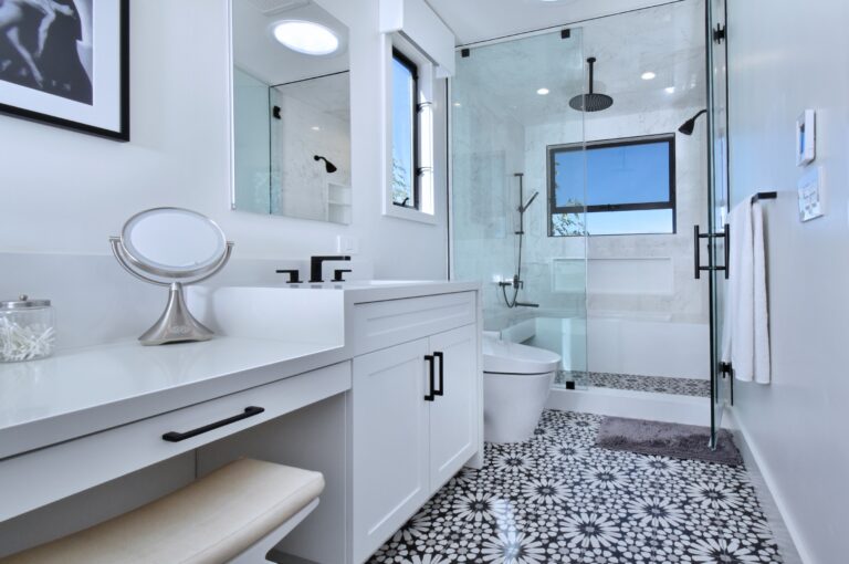 master bathroom YleybNwpzZUgz6w6