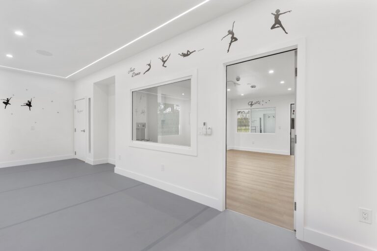 Interior Pro Images 8835 Avalon Blvd-33